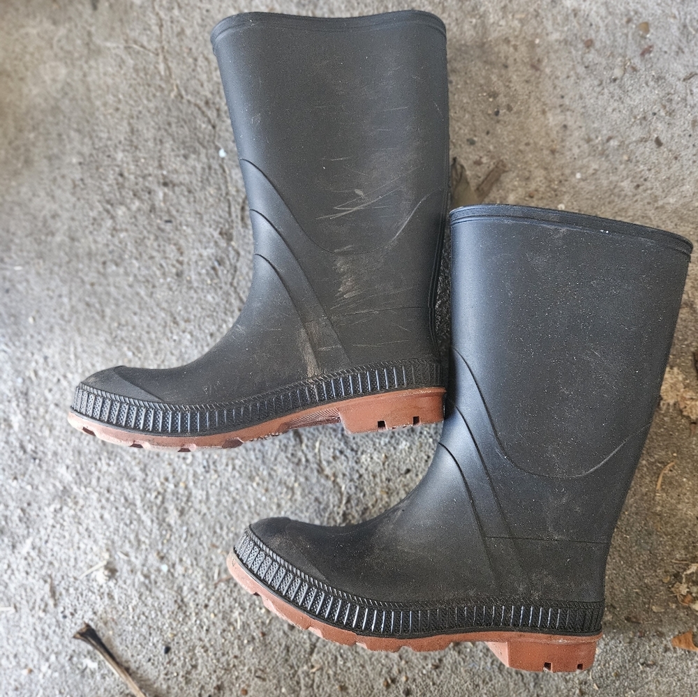 Rubber boots